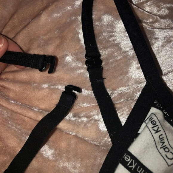 Calvin Klein bra large - Picture 3 of 5